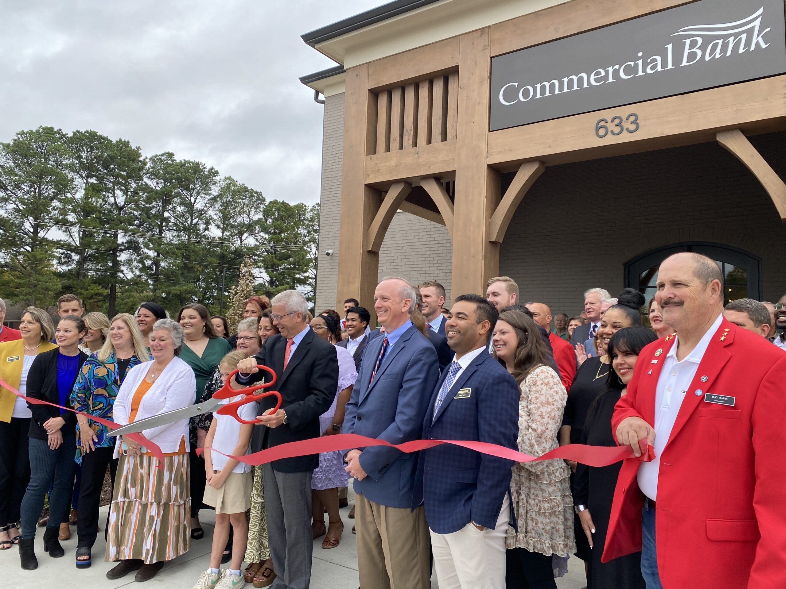 Bank Ribbin Commercial Bank and Trust Company holds ribbon cutting at new location ...