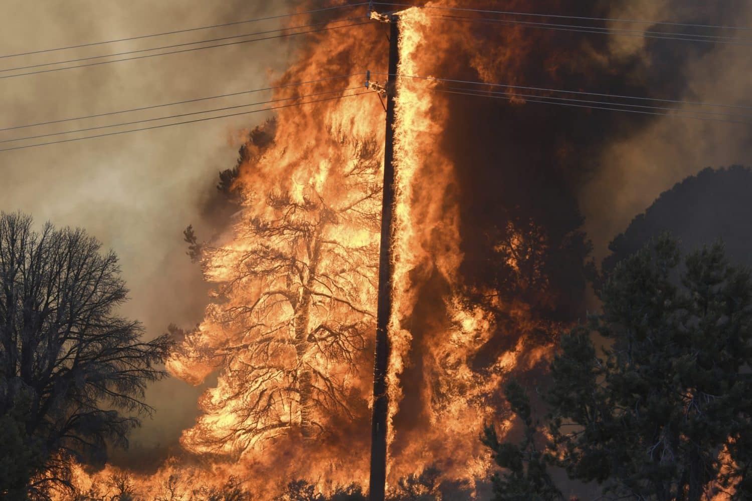 Extreme heat making wildfire battle tougher in Southwest US - Talk-N ...